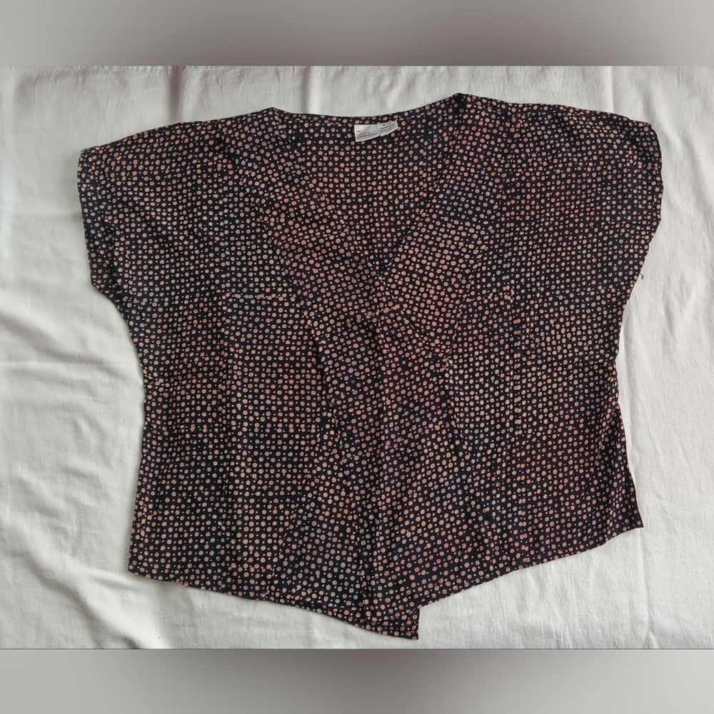 Legendary Zamboanga dotted 2X black blouse.